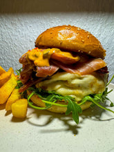 Load image into Gallery viewer, Wild Venison 6oz Burgers (Pack of 2)